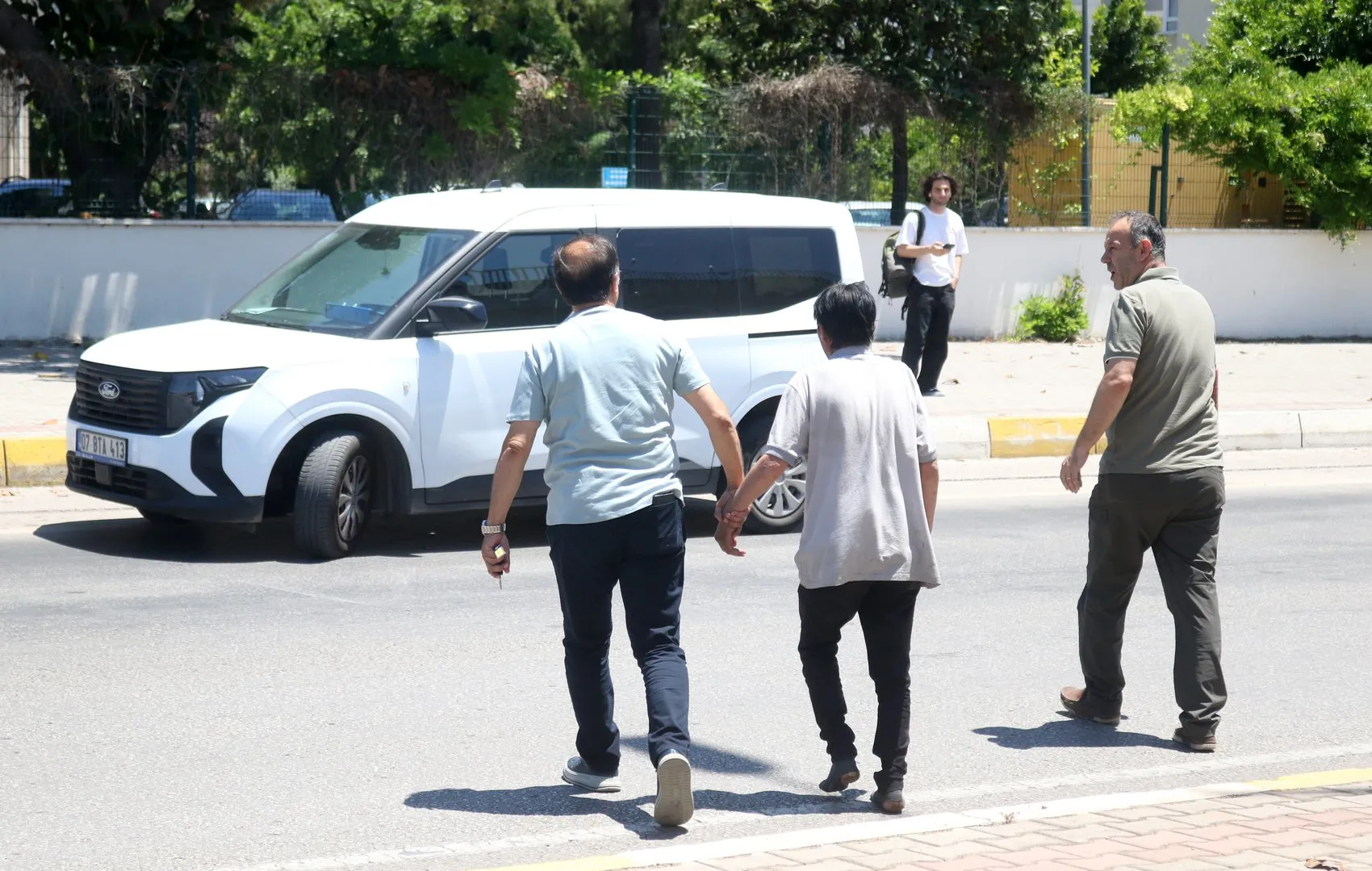 Antalya'da sahte ihbar ekipleri alarma geçirdi