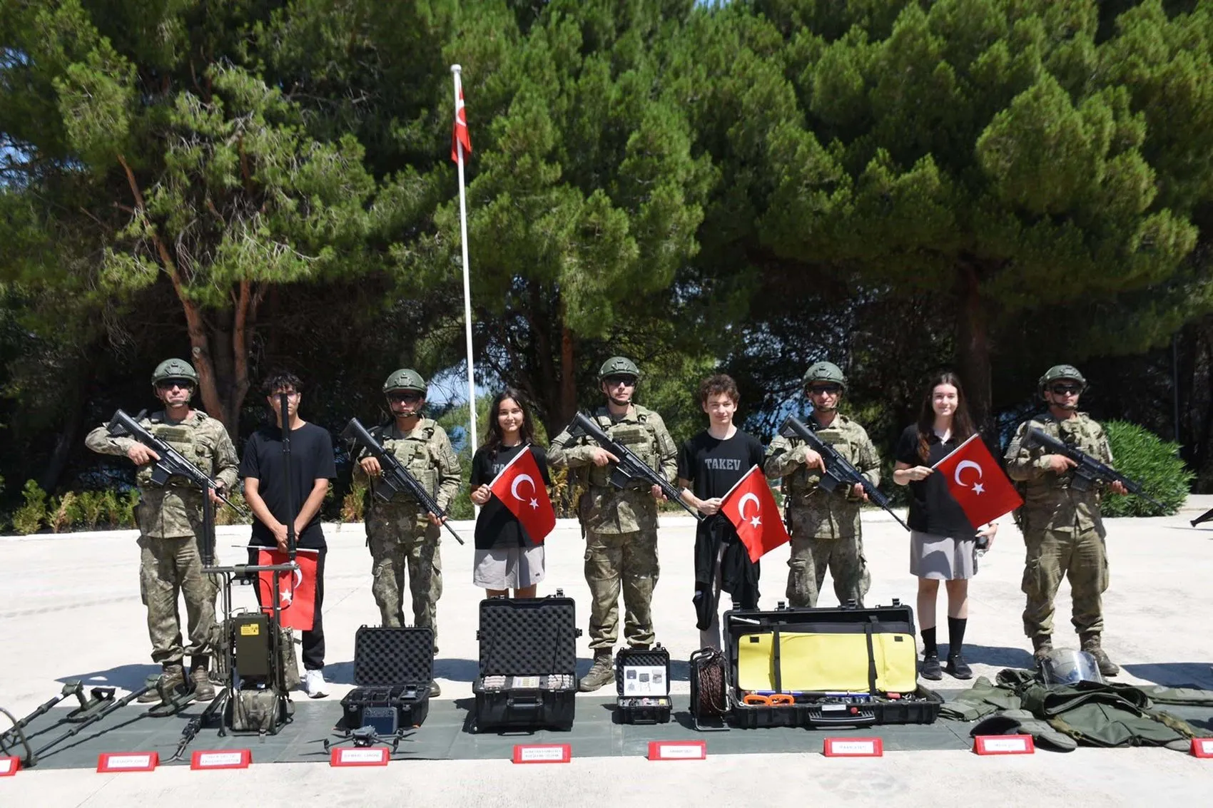 Türk Kara Kuvvetleri İzmir’de 2235’inci yaşını kutladı