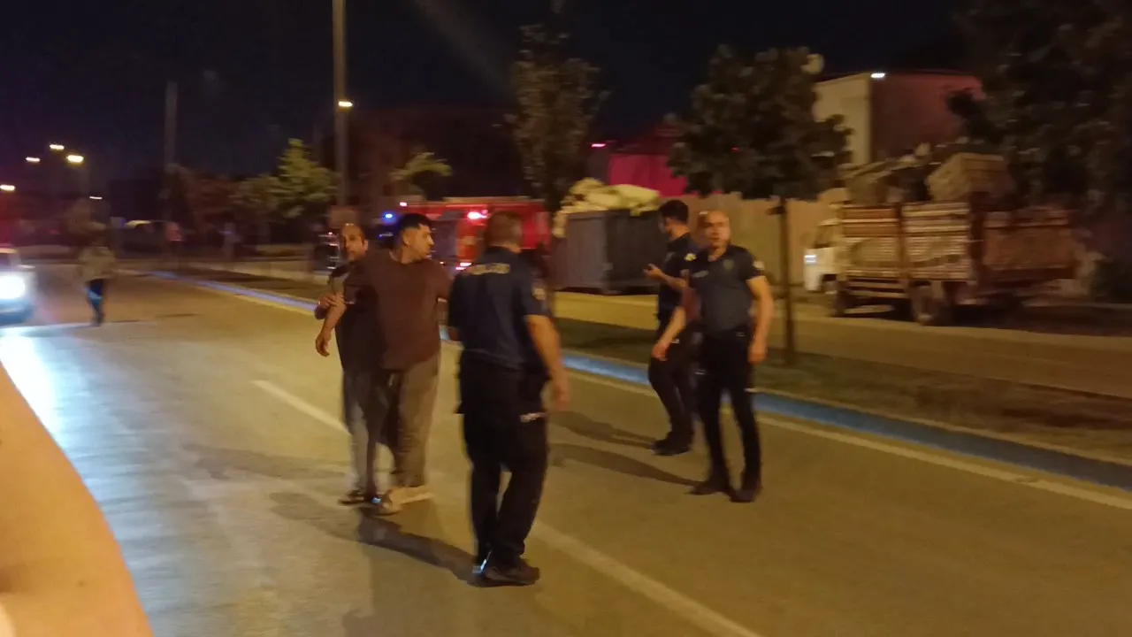 Bursa'da geri dönüşüm tesisini alevler sardı