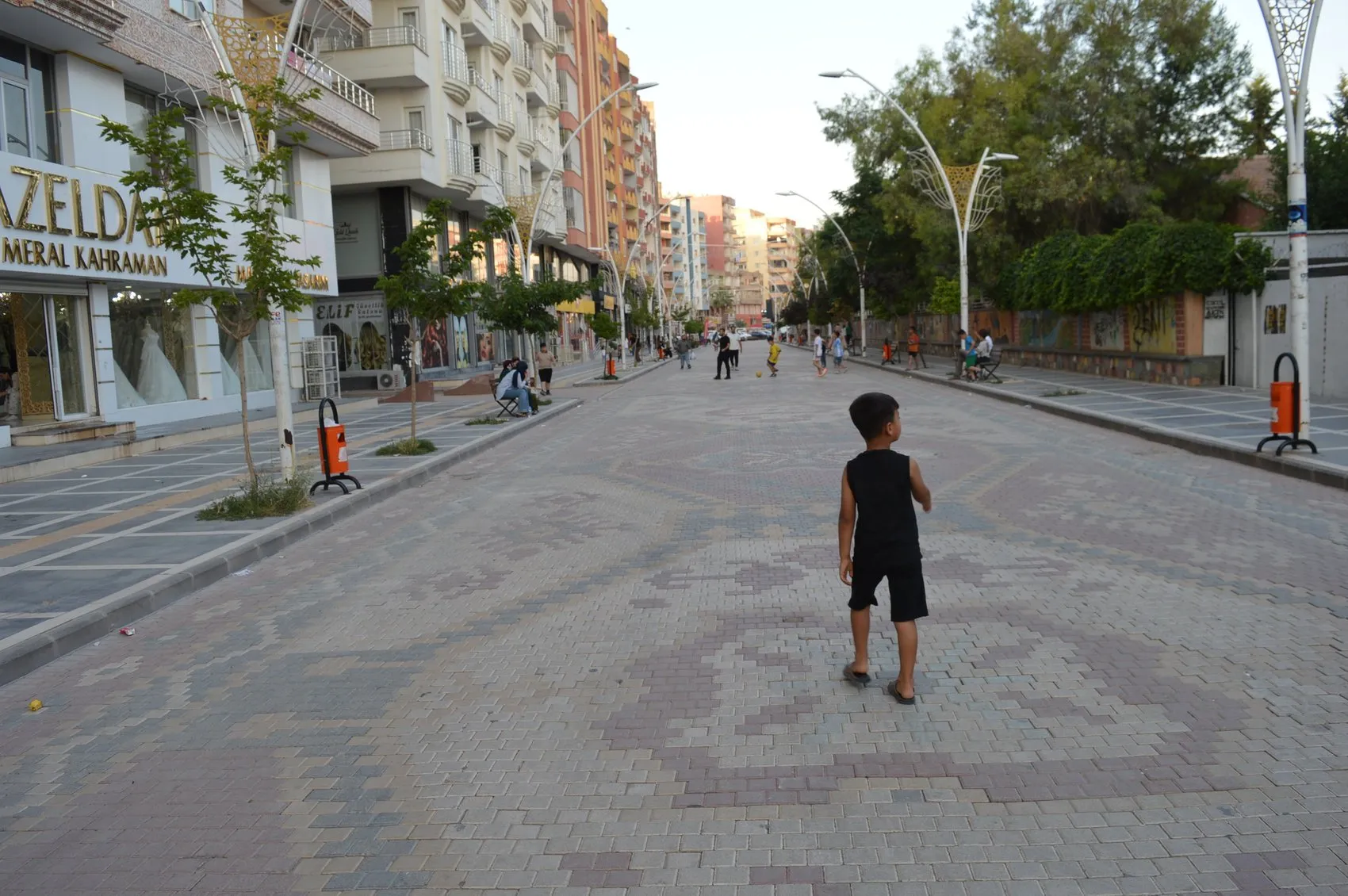 Kızıltepe’nin halı desenli caddesi 6 yaşında