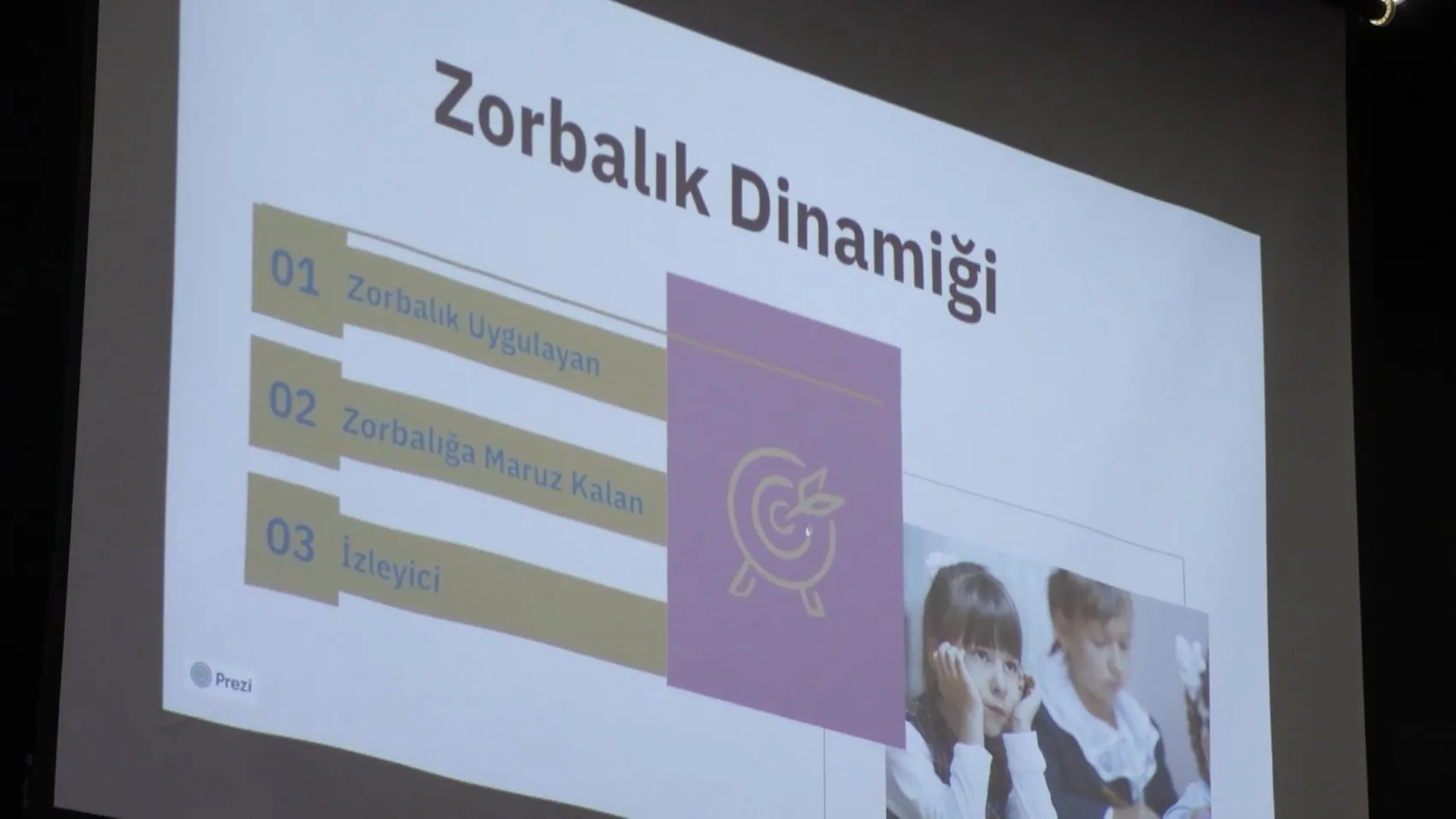 Okullarda zorbalığı bitirmek için öğretmenlere özel eğitim süreci başladı