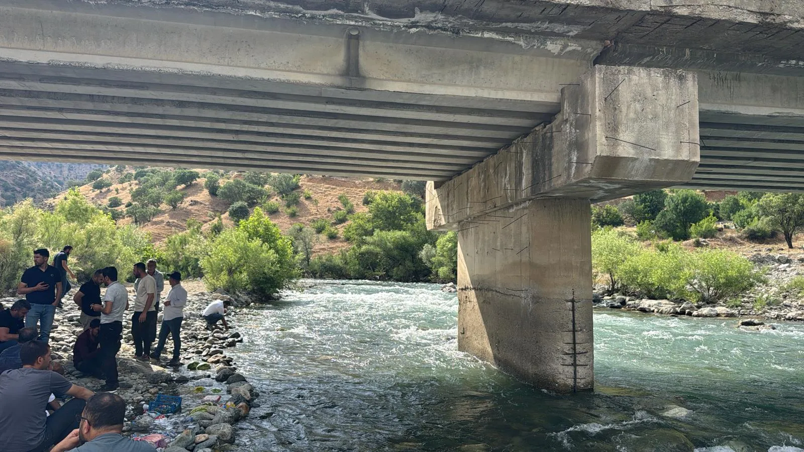 Bingöl'de çayda kaybolan Vedat Karabulut için arama çalışmaları sürüyor