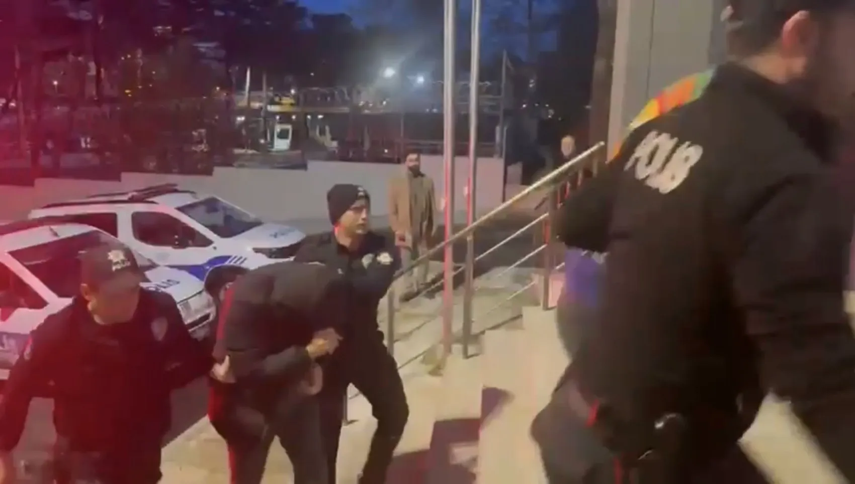 Belgrad Ormanı'nda spor maskeli uyuşturucu ticareti yapanlar yakalandı