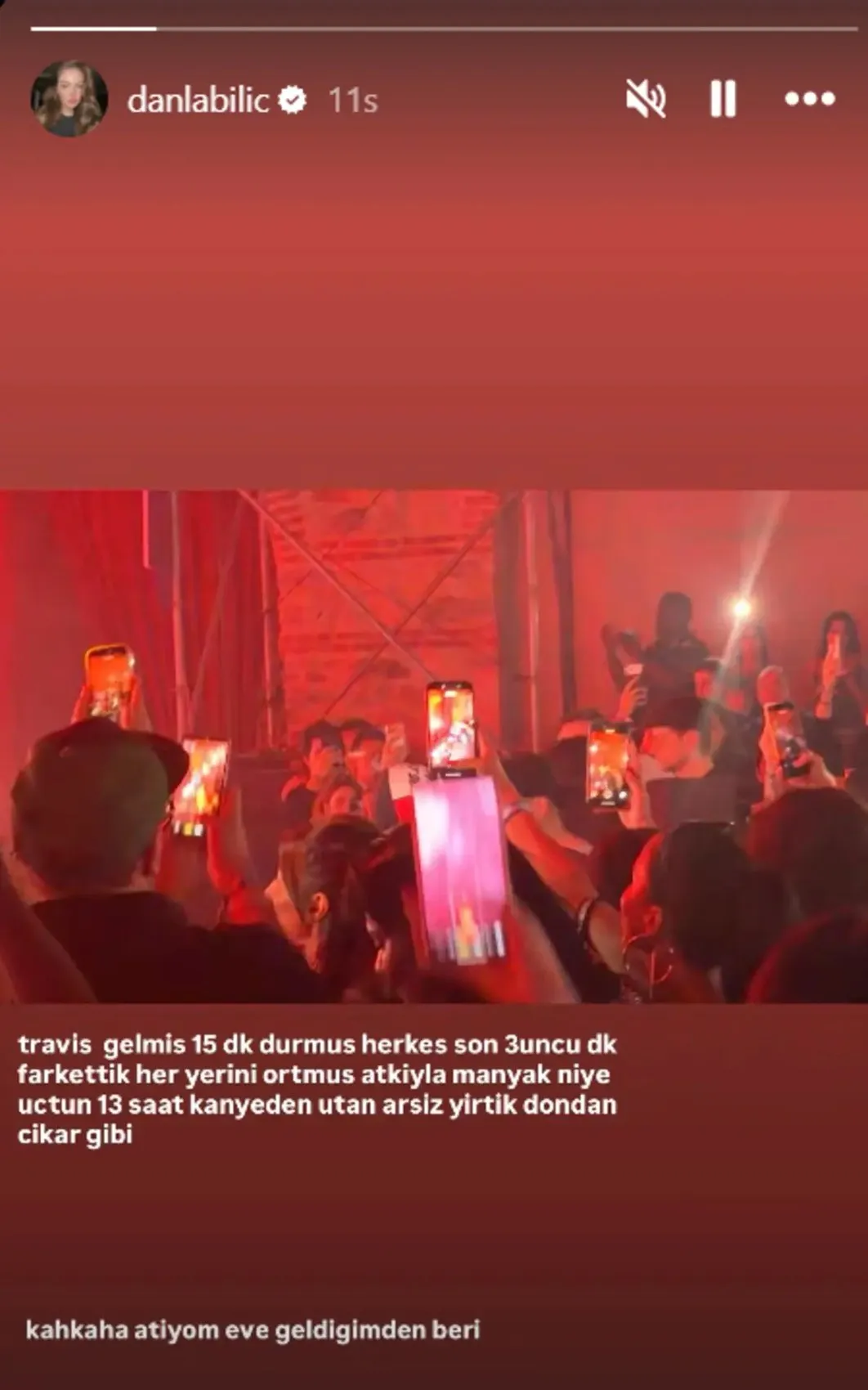 Danla Bilic Travis Scott konserindeydi: "Arsız yırtık dondan çıkar gibi" 1