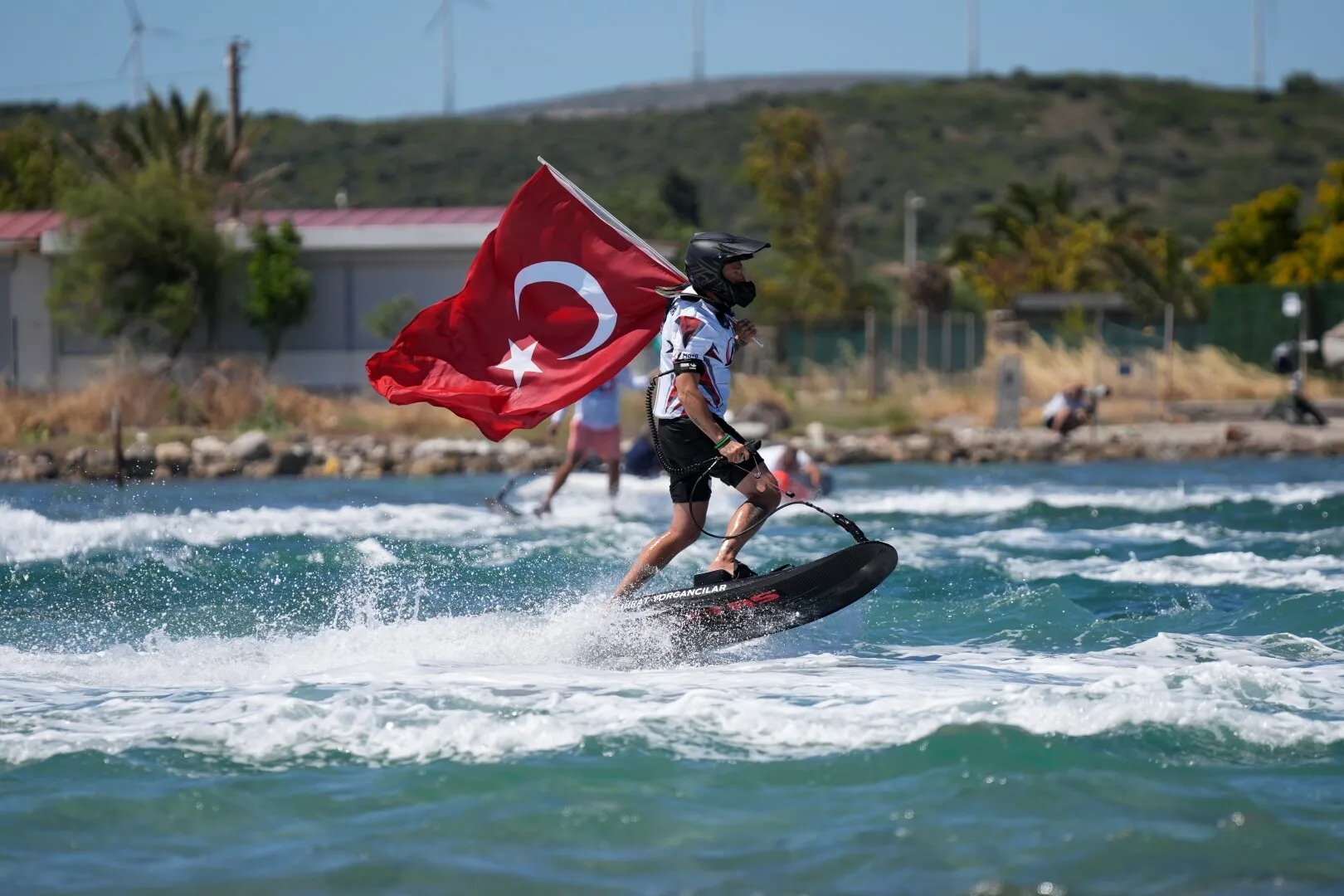 Çeşme’nin turkuaz sularında hız ve denge yarışı