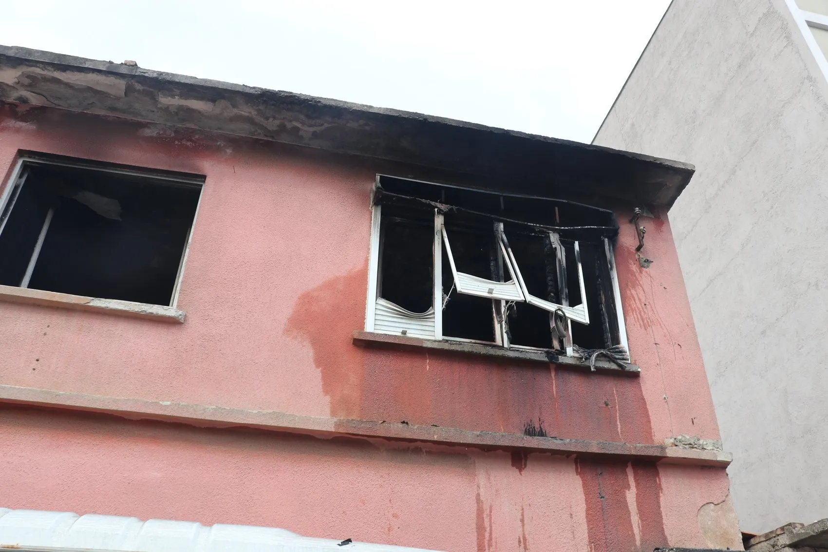 Antalya Muratpaşa'da müstakil evde korkutan yangın