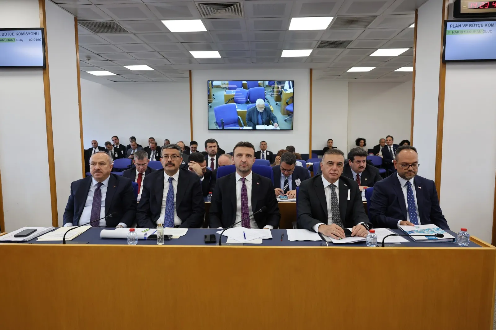 Mecliste emniyet ve vergi düzenlemeleri masaya yatırıldı