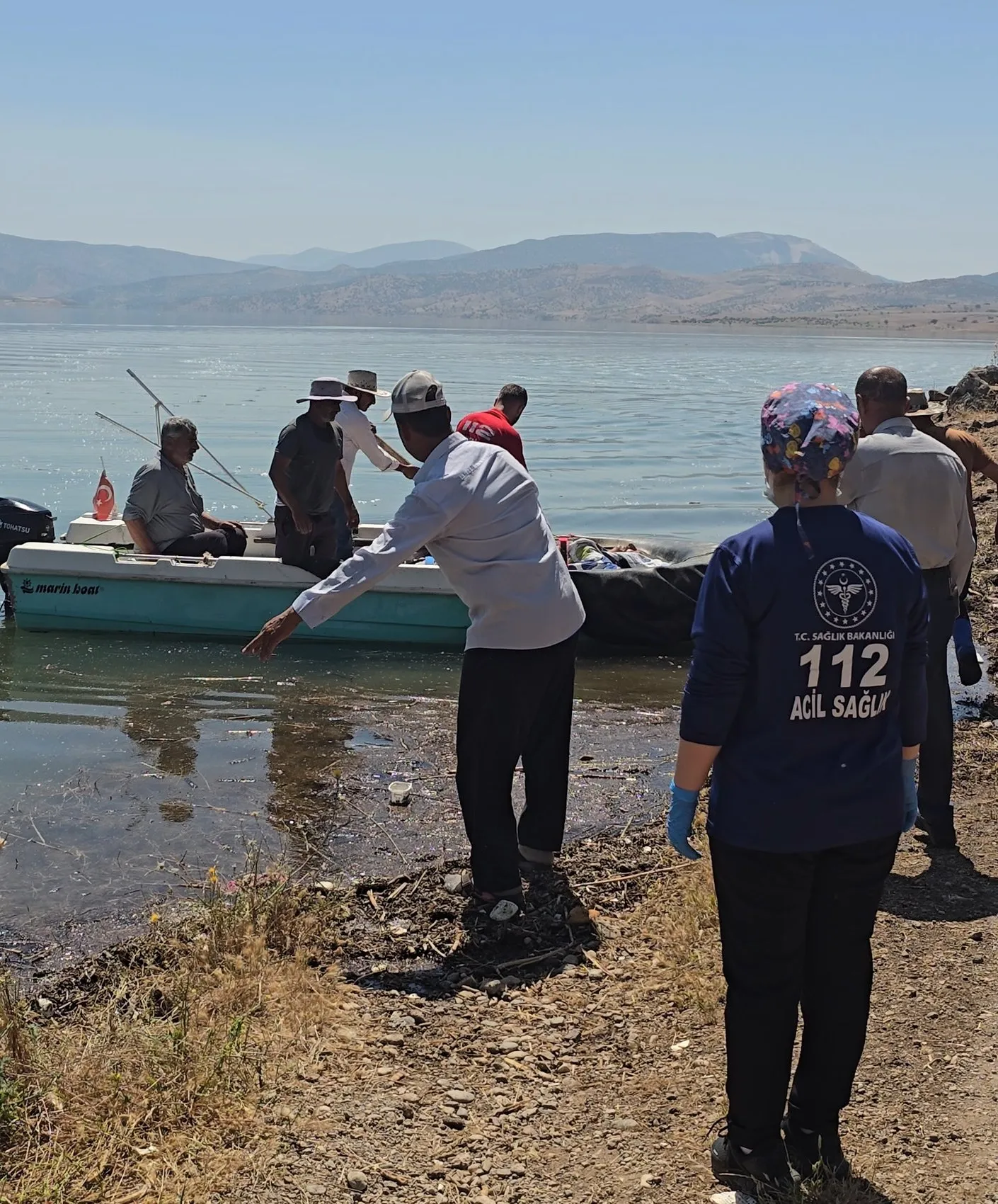 Siirt'te zamana karşı yarışan ekipler hastayı tekneyle kurtardı