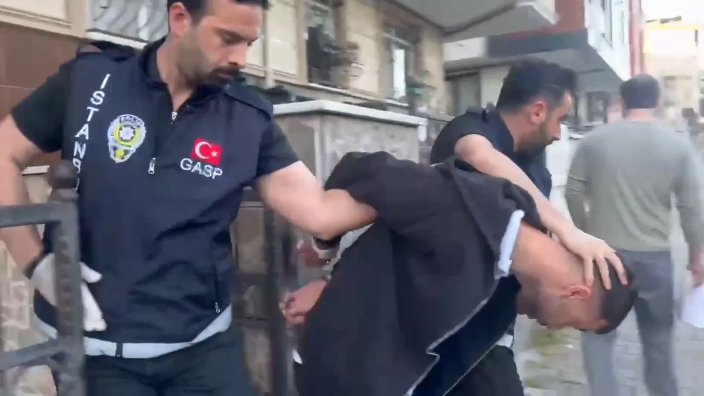 İstanbul’da haraç vermeyen iş yerlerini kurşunlayan çete çökertildi