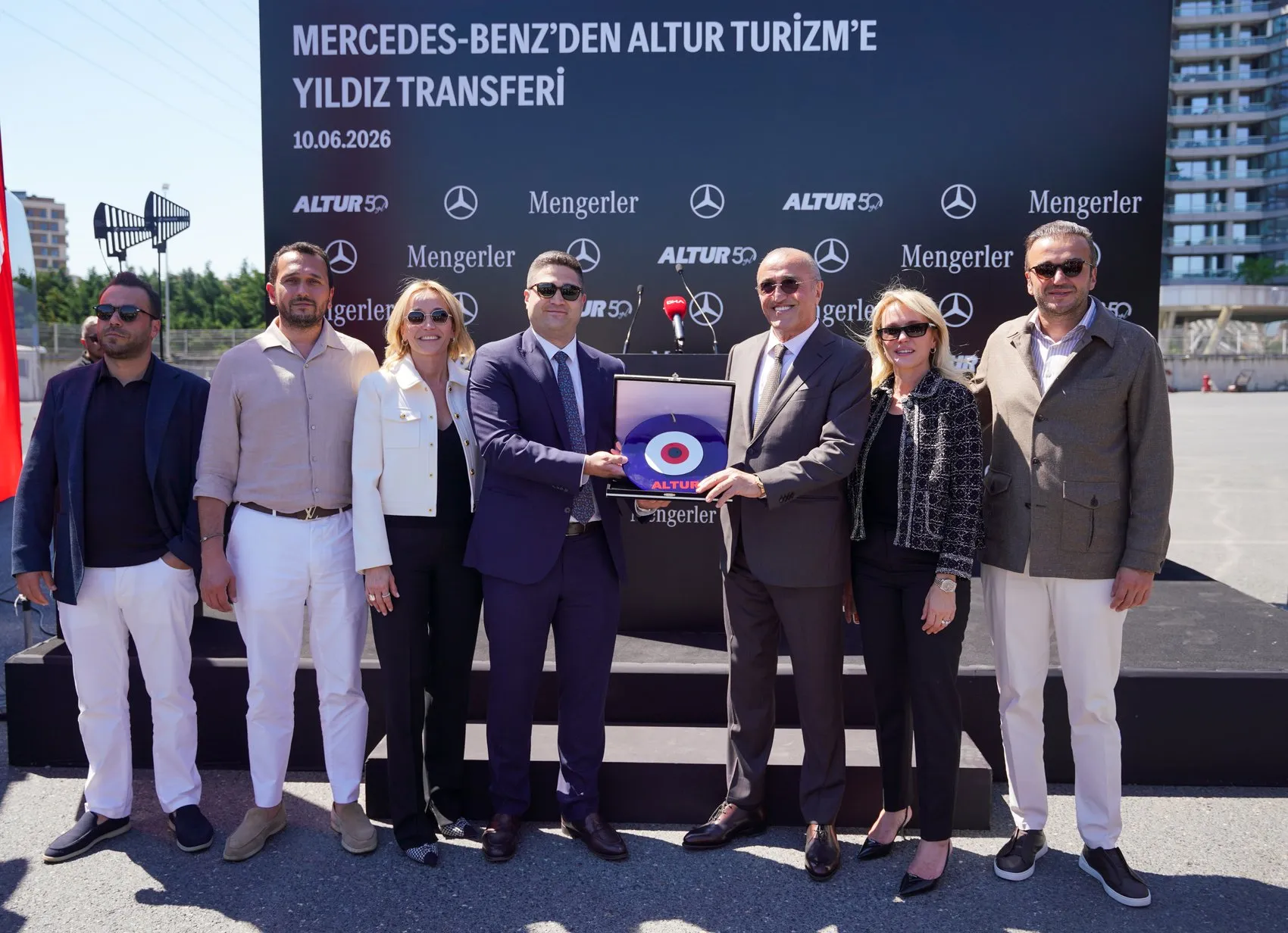 Abdurrahim Albayrak filosunu 20 yeni Mercedes ile büyüttü