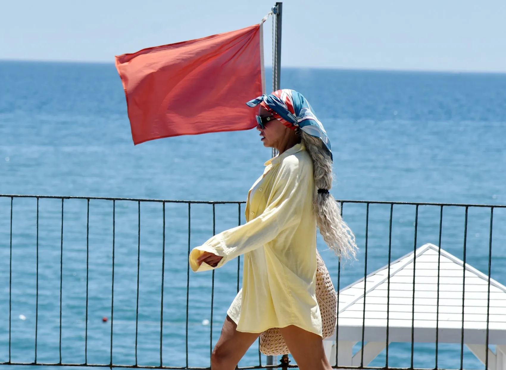 Antalya kavurucu sıcaklarla uyandı sahiller dolup taştı