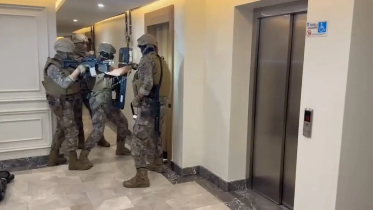 Barış Boyun çetesine avukat destekli operasyon