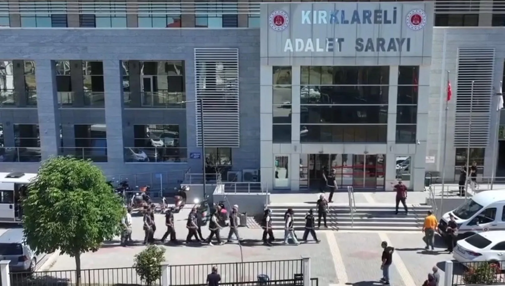 Sahte engelli raporuyla 100 milyon liralık vurgun yapan çete çökertildi