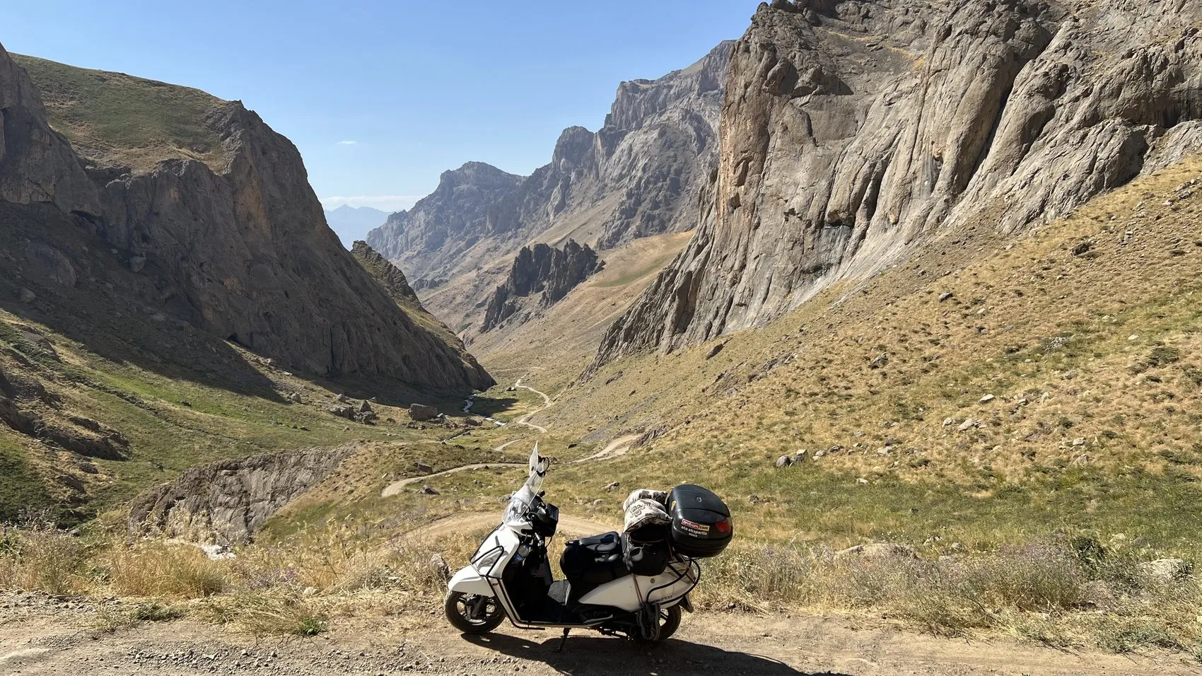 Küçük motoruyla 81 ili karış karış geziyor