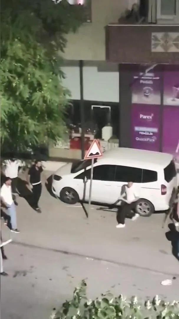 Pendik’te akraba kavgası kanlı bitti