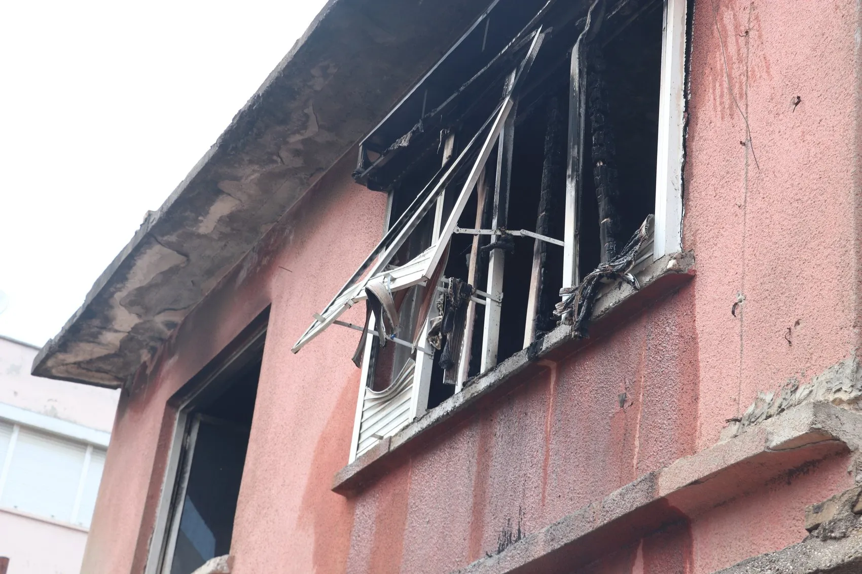 Antalya Muratpaşa'da müstakil evde korkutan yangın