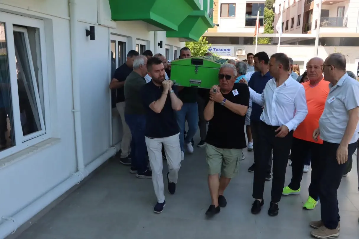 Muğlaspor camiası Akın Çavaş'ı son yolculuğuna uğurladı