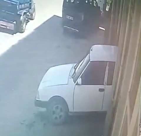İnebolu'da tamir yaptığı otomobilin altında kalan usta ağır yaralandı
