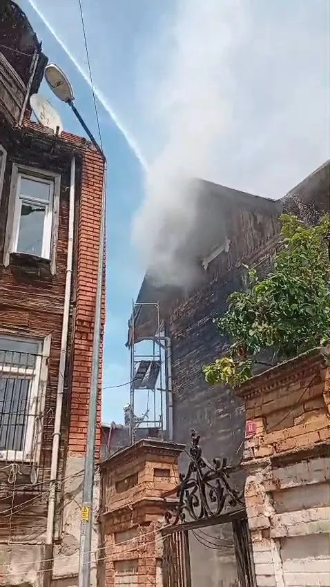 Fatih’te tadilat faciası kıl payı atlatıldı