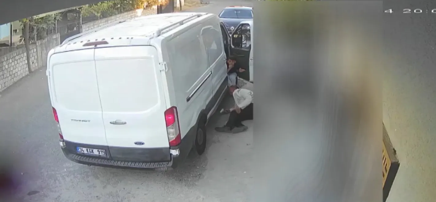 Ümraniye'de alacak kavgası kanlı bitti 17 yaşındaki genç hayatını kaybetti