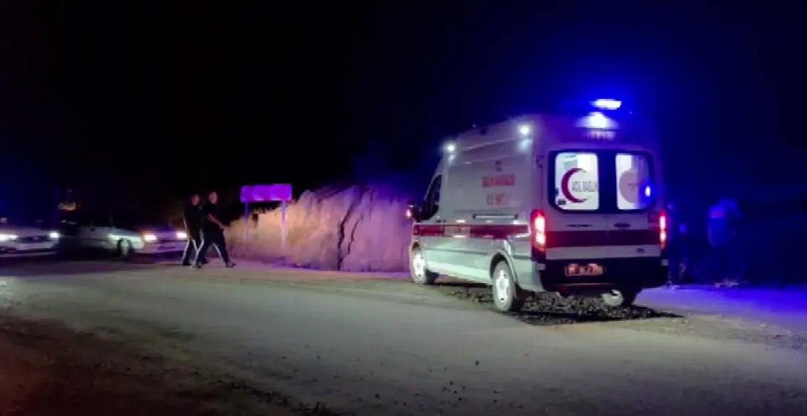 Kozan'da 100 metrelik uçuruma yuvarlanan sürücüyü ekipler kurtardı