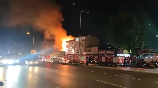Nilüferde gece yarısı korkutan yangın