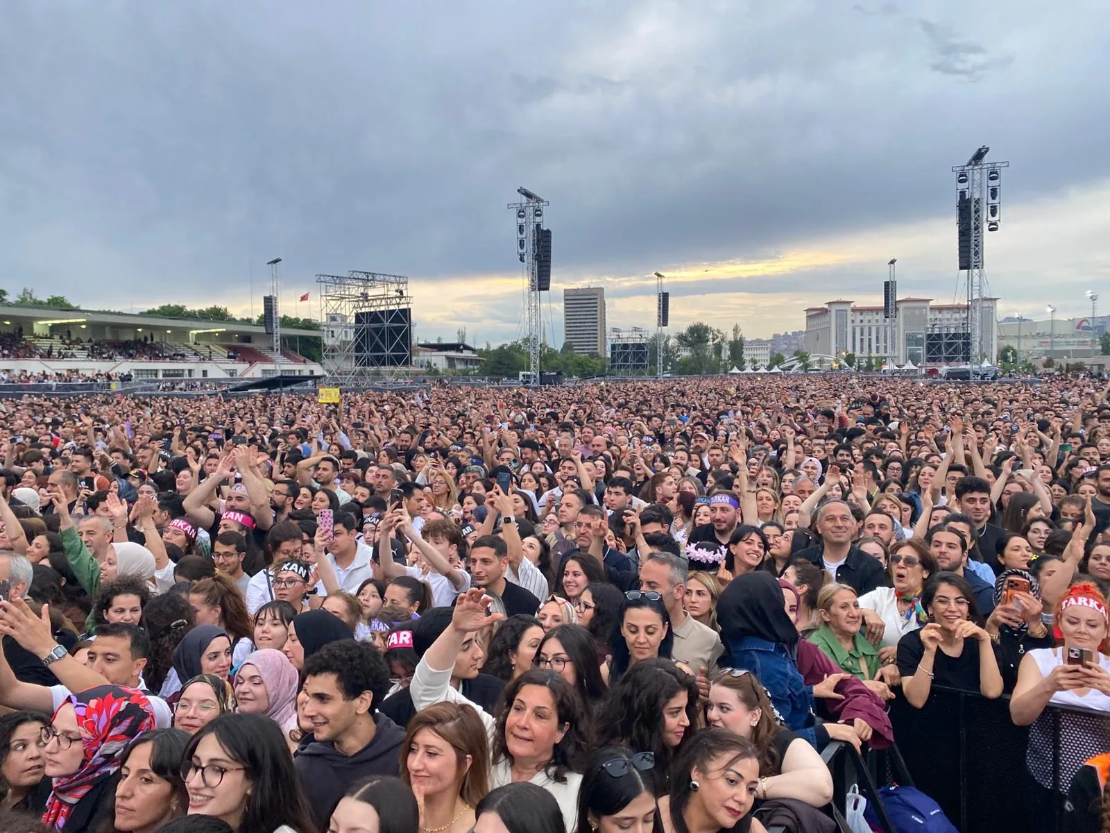 Tarkan Ankara Millet Bahçesi'ni coşturdu