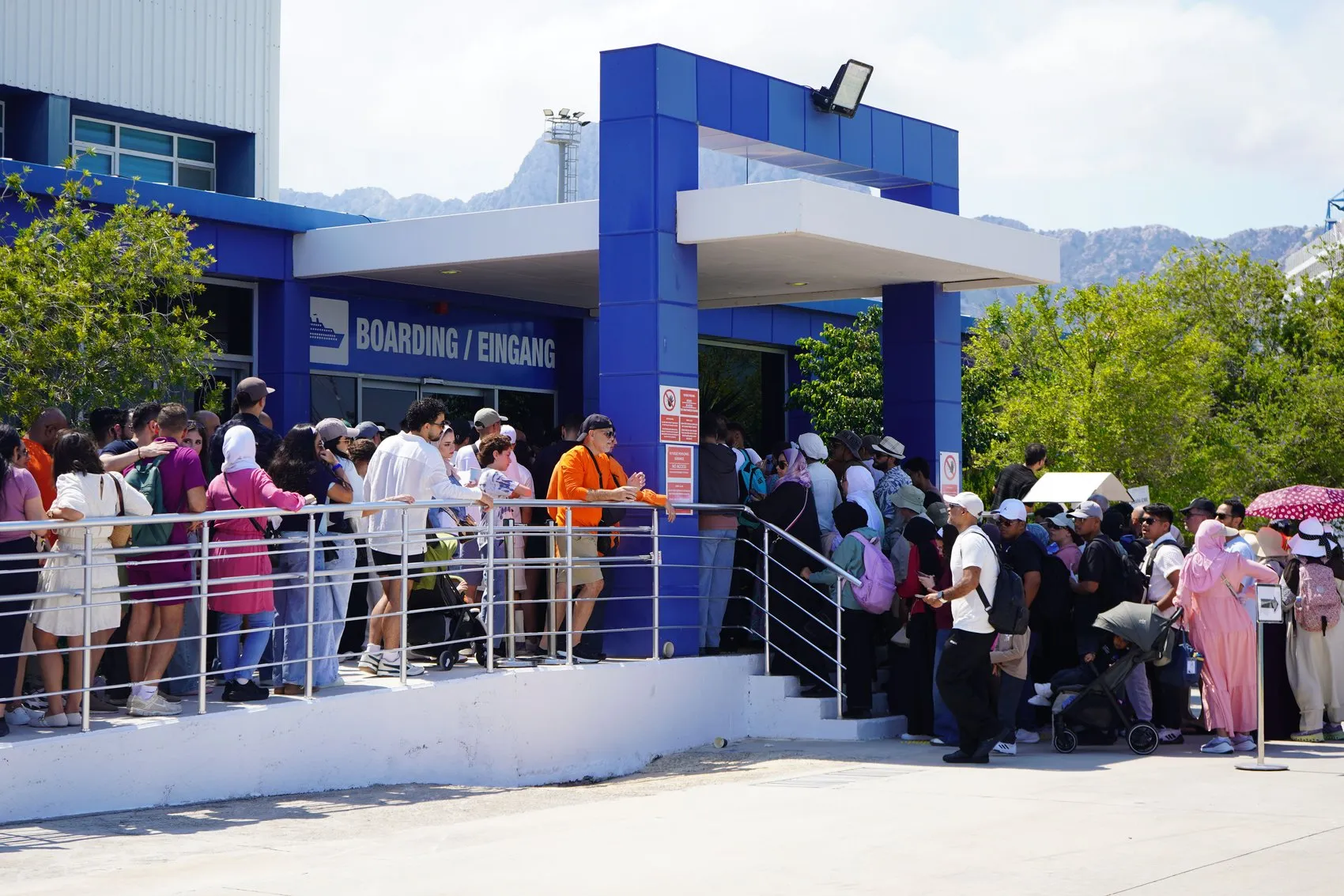 Antalya Limanı dev kruvaziyer AROYA ile rekor kırdı