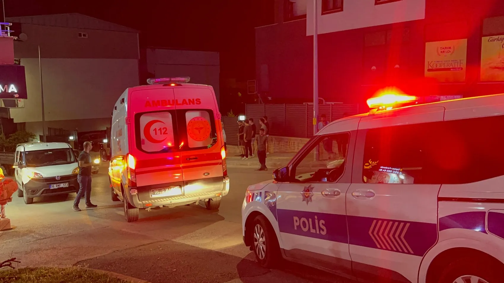 Bursa'da gece yarısı kafede silahlı kavga