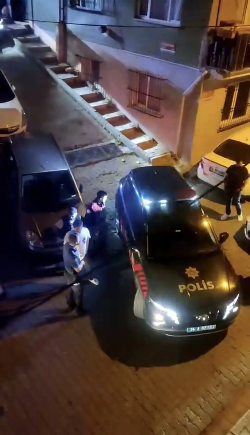Kağıthane’de uyuşturucu baskınında şüphelileri kaçırma girişimi