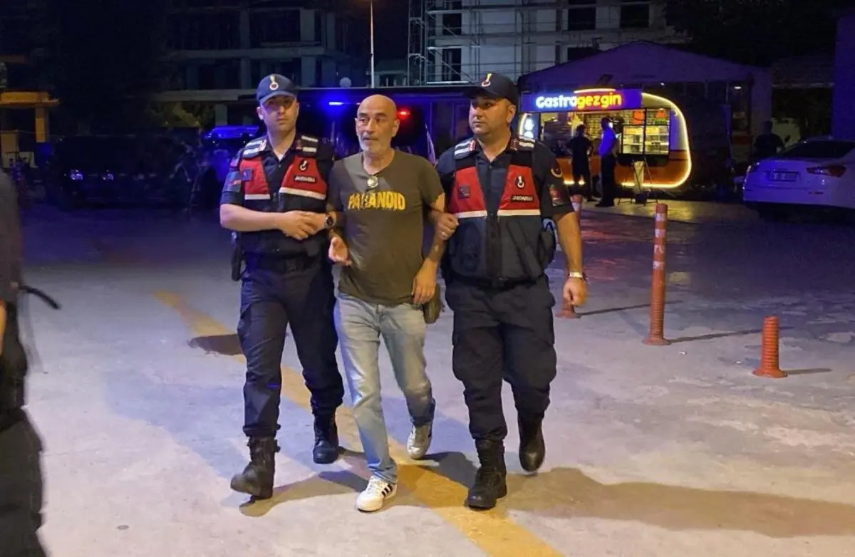 Ünlü yönetmen Ezel Akay ve kardeşi Bursa’da uyuşturucu operasyonunda gözaltına alındı 3