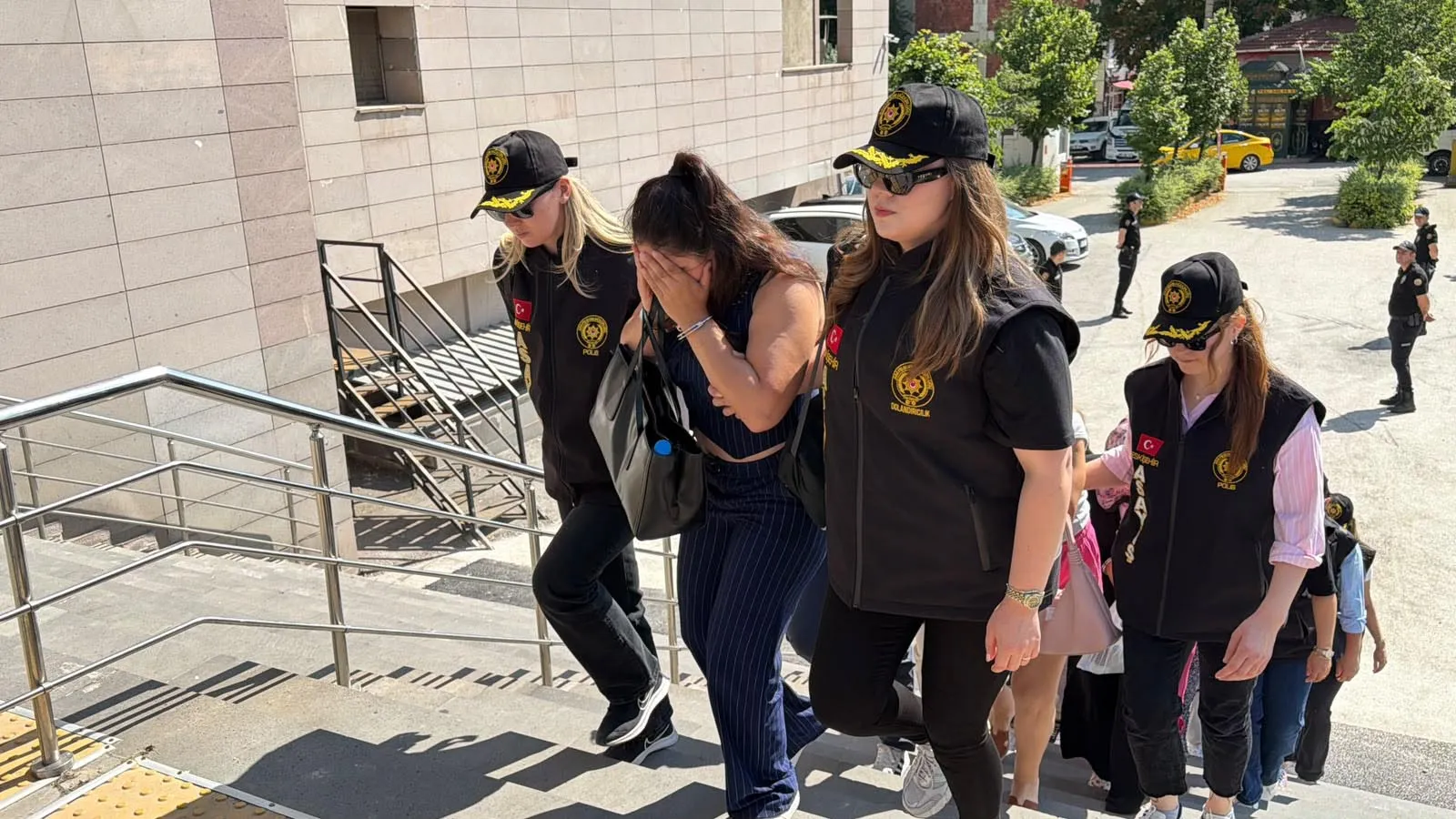 Yatırım vaadiyle milyonları çaldılar