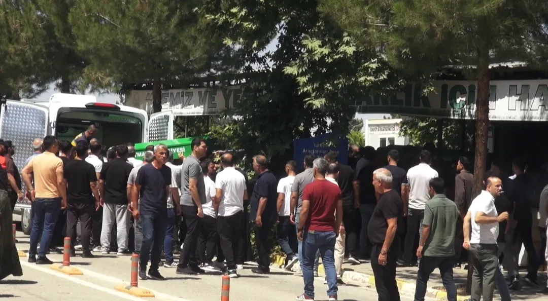 Batman mezarlığında kanlı hesaplaşma Üç kişi defnedildi