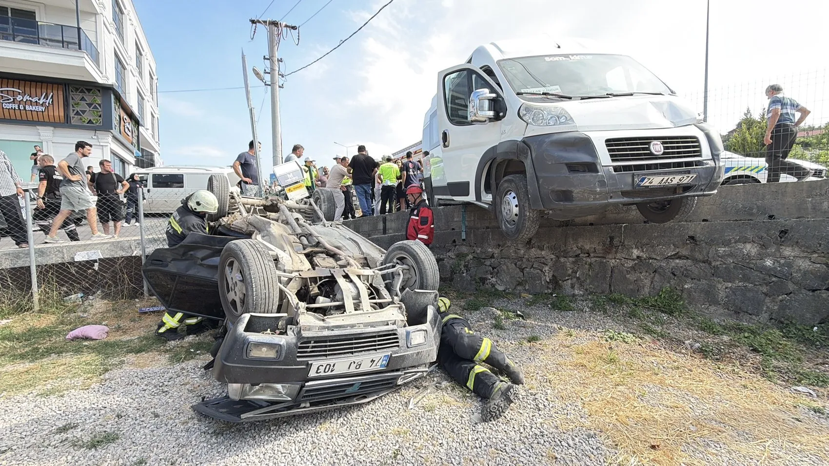 Bartın’da işçi servisi kazası 3 kişi yaralandı