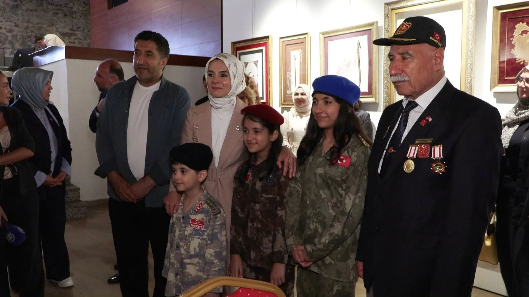 Şehit ve gazi yakınları sanatla iyileşiyor