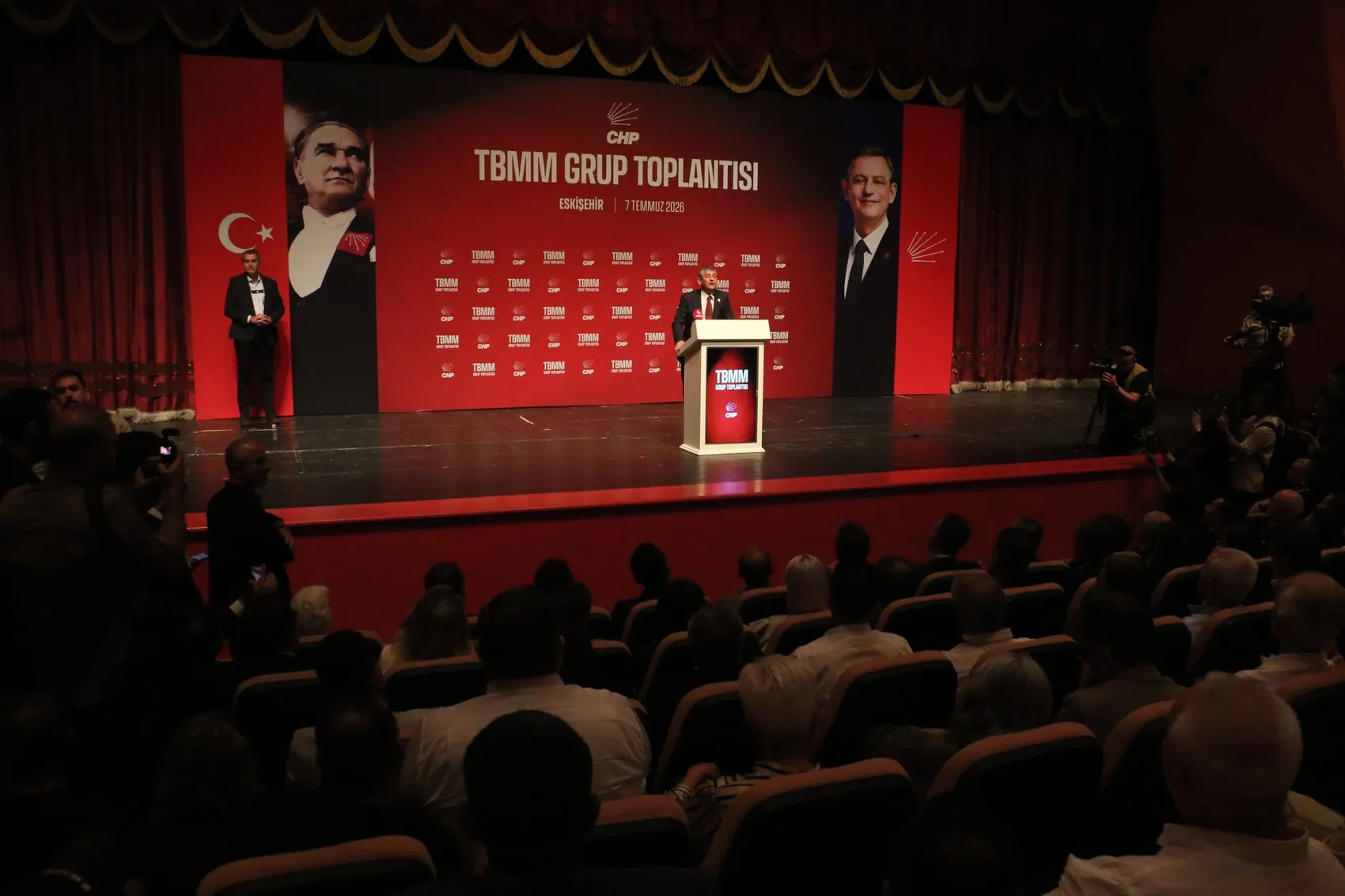 Özgür Özel erken seçim sinyallerini sertleştirdi