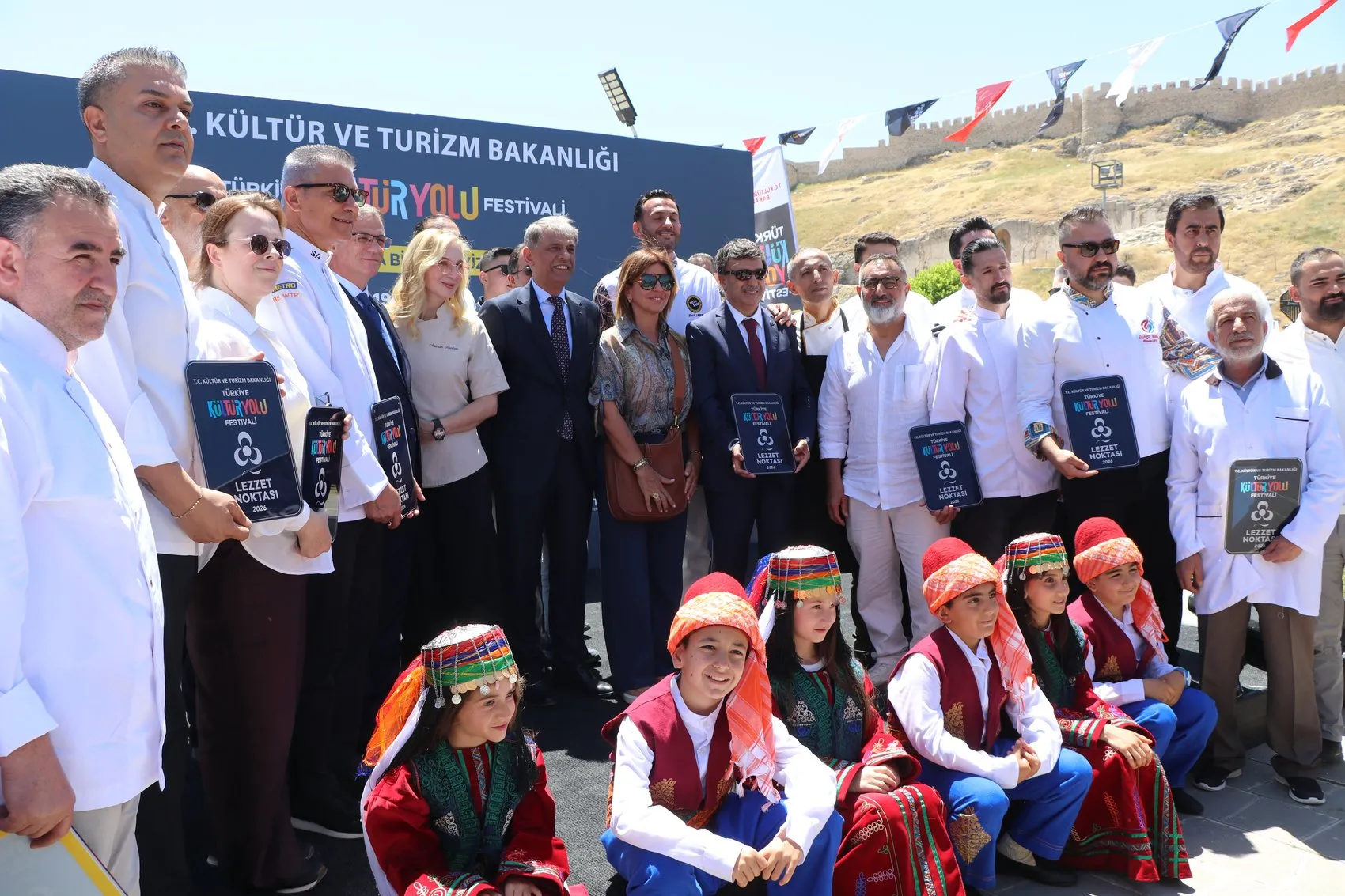 Van’da Dokuz Günlük Kültür ve Sanat Şöleni Başladı