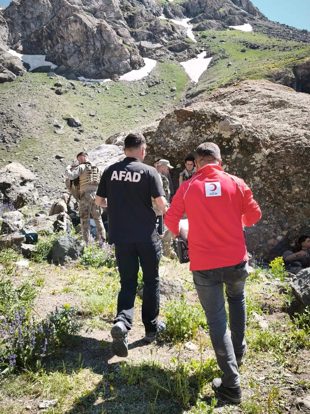 Cilo Dağına tırmanan emekli astsubay için zamana karşı yarış başladı