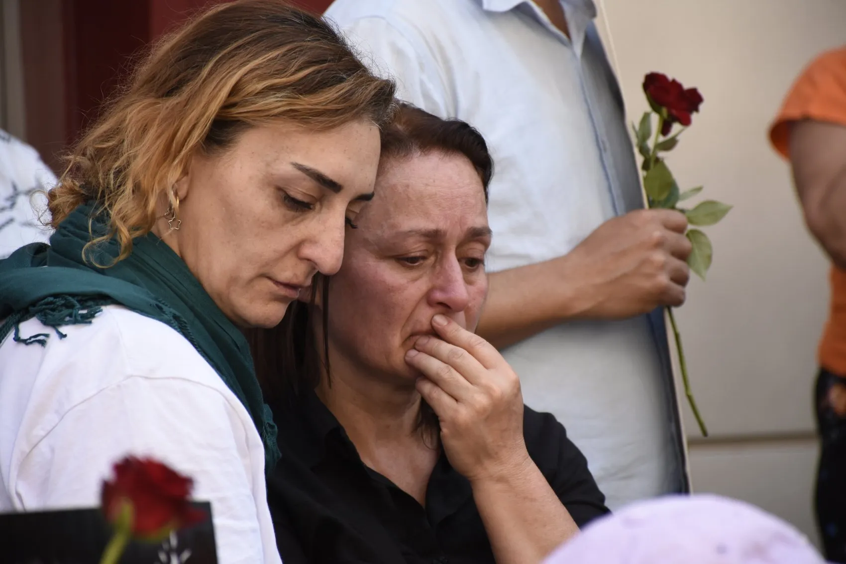 Madımak Oteli önünde adalet arayışı sürdü