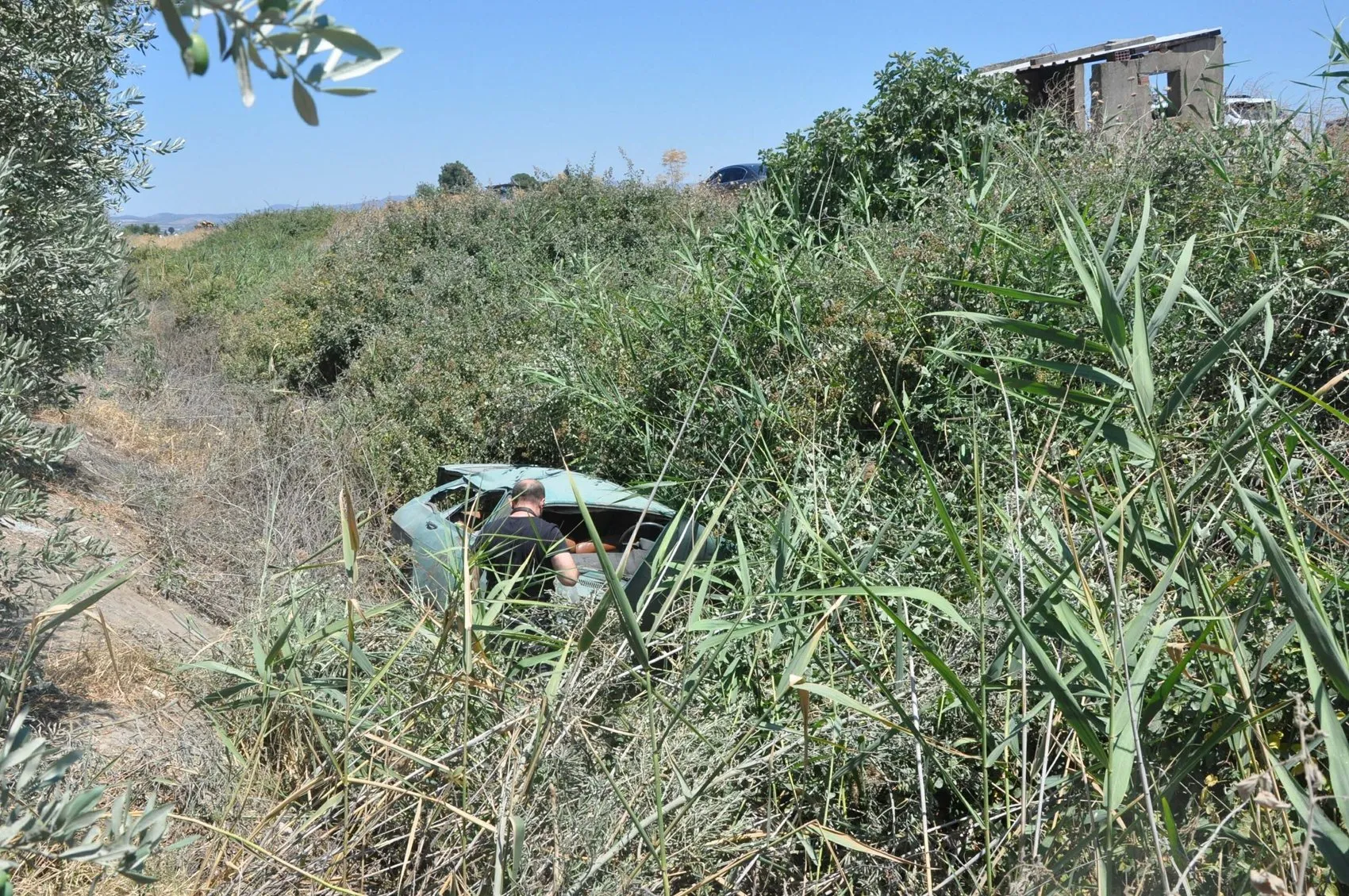 Manisa'da kayıp yaşlı adam kanala uçan aracında ölü bulundu