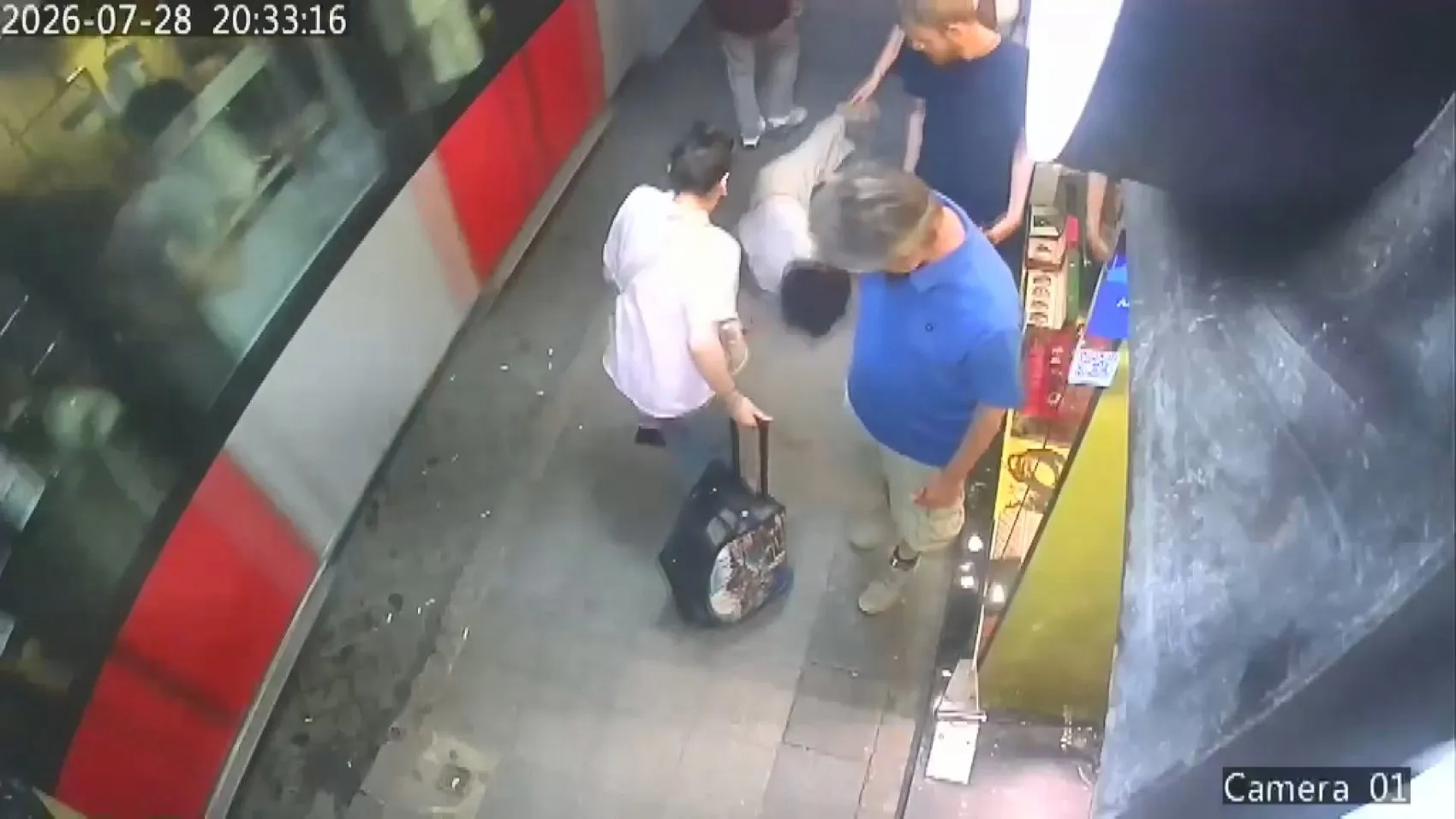 Sirkeci'de tramvay kazası Esnaf hız sınırına dikkat çekti