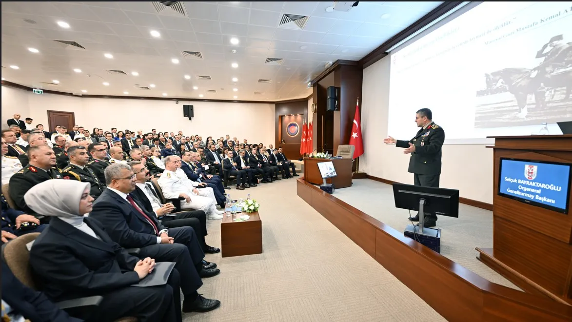 Genelkurmay Başkanı geleceğin savaşlarını Ankara'da masaya yatırdı