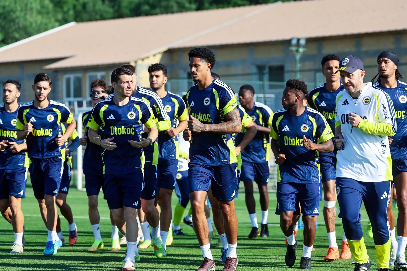 Fenerbahçe yeni sezon için vites artırdı