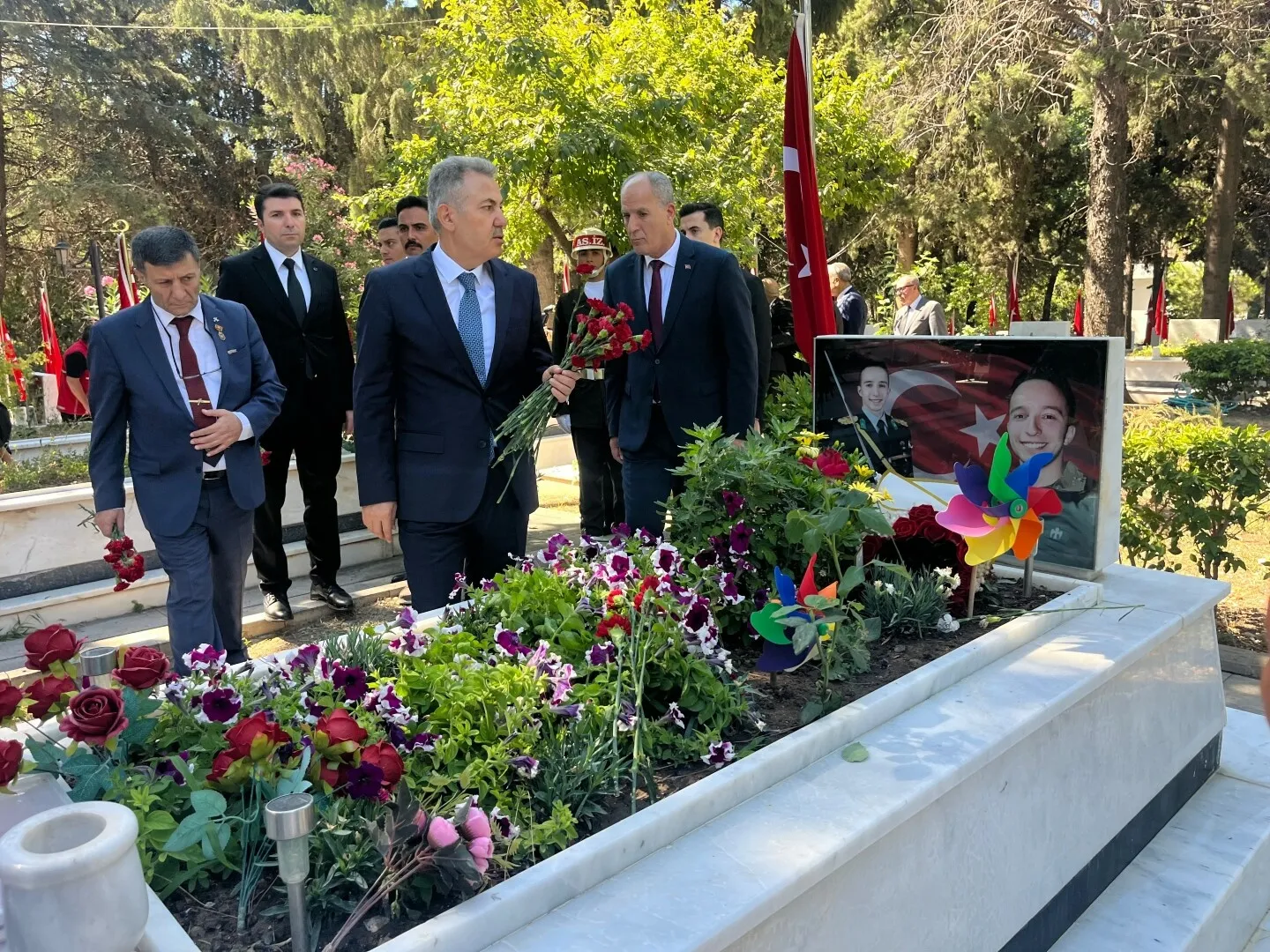 İzmir 15 Temmuz şehitlerini Kadifekale’de andı