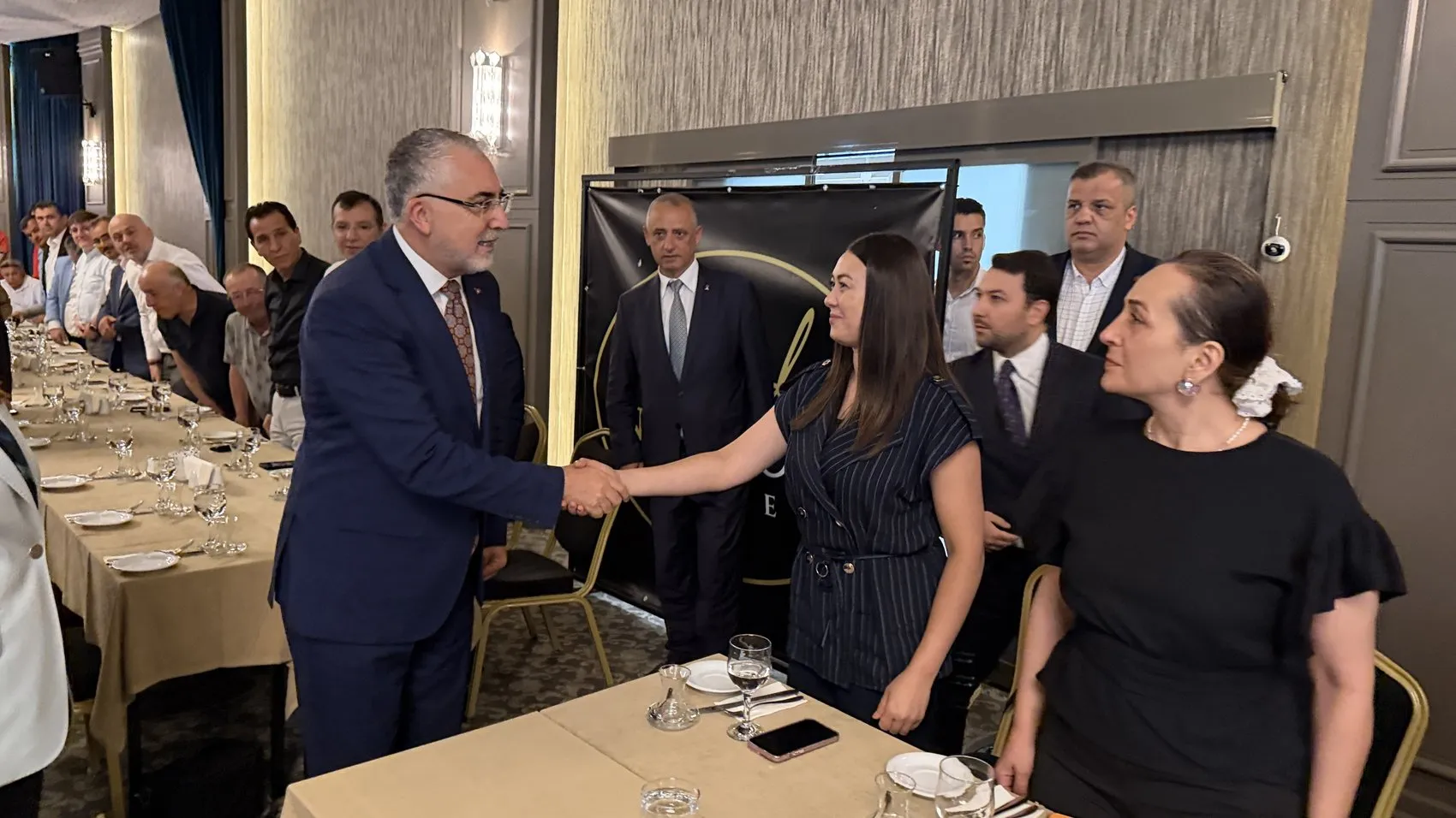 Bakan Işıkhan Bartın iş dünyasına yeni destek mesajları verdi