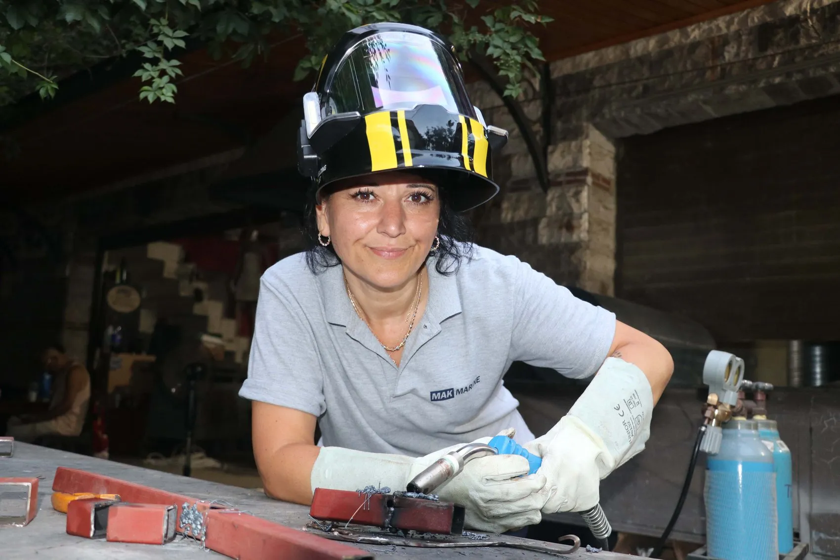 Ofisi bıraktı kaynakçı oldu Beyaz yakadan ağır sanayiye geçiş