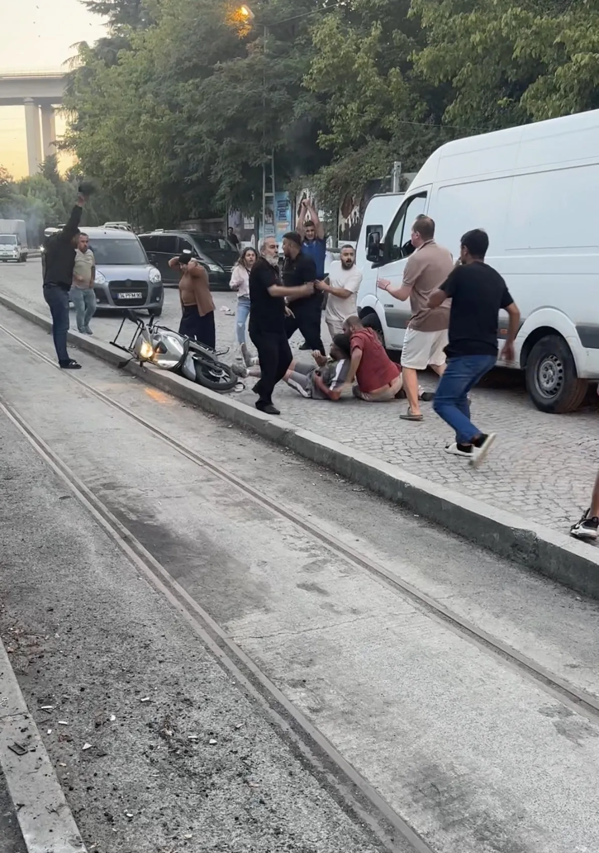 Kağıthane'de trafik kavgası kanlı bitti 4 yaralı