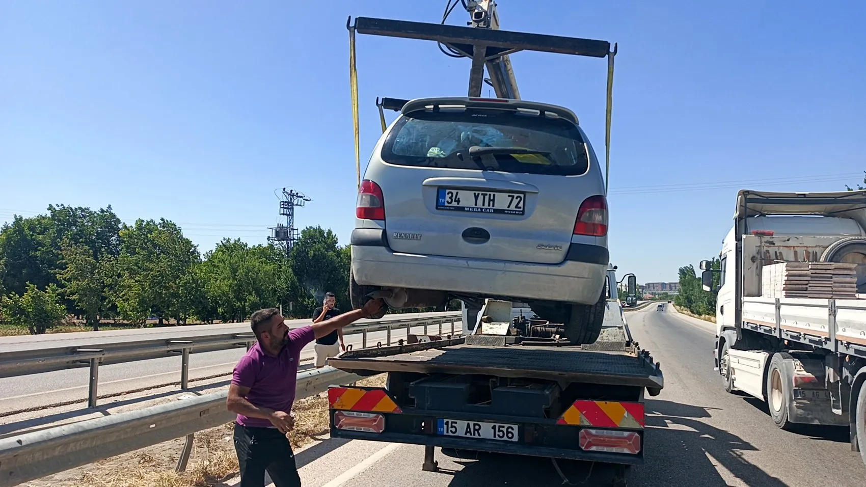 Burdur yolunda korkutan kaza altı kişi hastanelik oldu