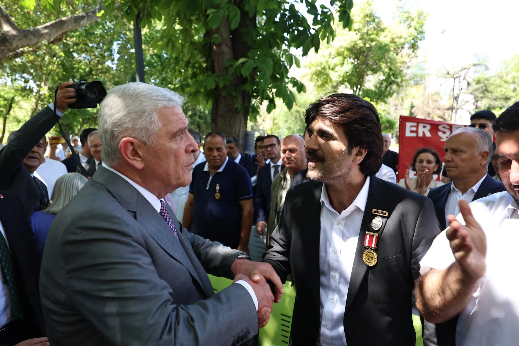 Dervişoğlu Güvenpark'ta şehit yakınları ve gazilerin hak mücadelesine katıldı