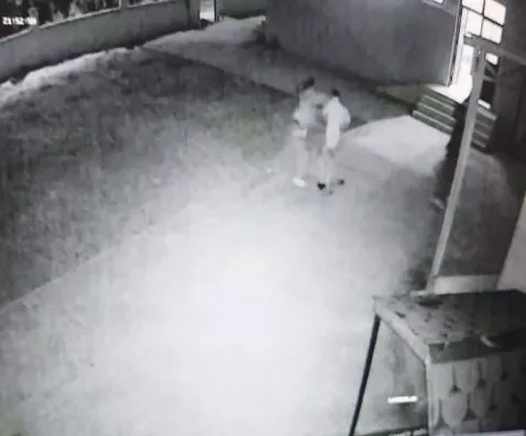 Kocaeli’de cami avlusunda uyarı yaptığı imam darbedildi